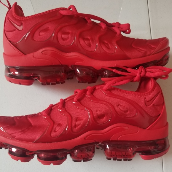 kicks on fire vapormax